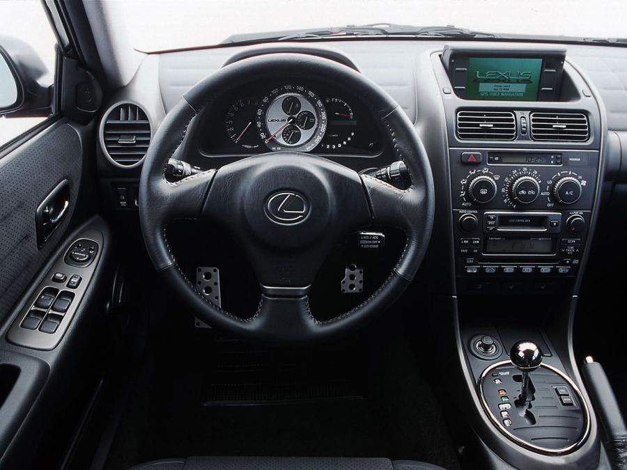  Lexus IS300 SportCross 2001 года  (EU) (фото 6 из 6)